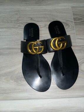Gucci Black Leather Slide Sandals with Gold Double G
